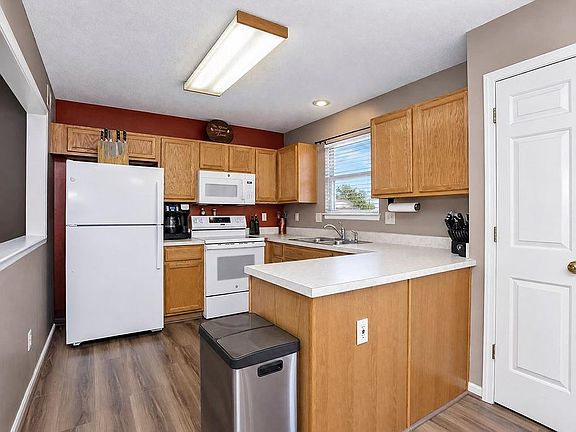 5th image of 31213 W 172nd Ter