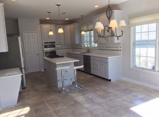 25 Franklin Ln #25, Fairfield, CT 06824