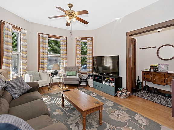 5th image of 4717 N Maplewood Ave