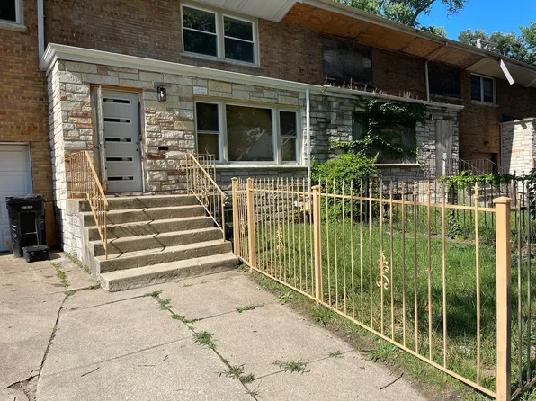 2646 E 77th St, Chicago, IL 60649