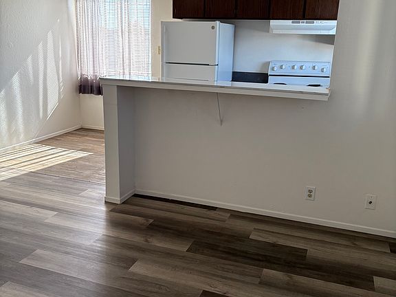 5th image of 1105 Broadway St #4