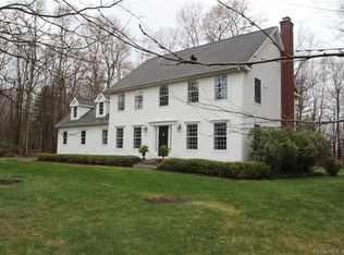 66 Avebury Ln, Tolland, CT 06084
