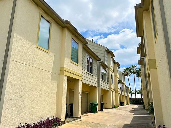 2nd image of 926 Lester St