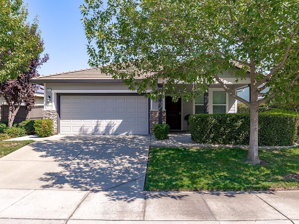 1st image of 511 Pelican Bay Cir