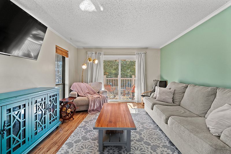 1st image of 3200 Lynnhaven Dr APT 105