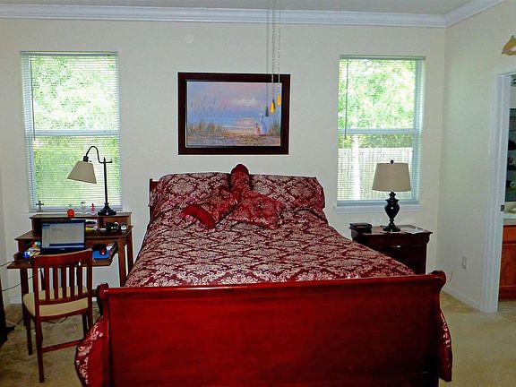 5th image of 944 S Garden Lake Dr