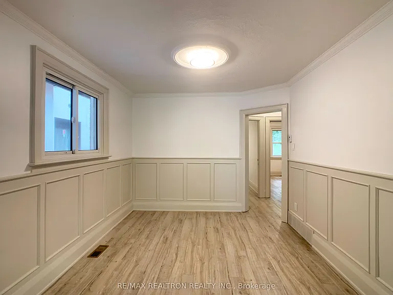 48 Mann Ave — Photo 11