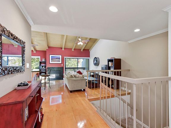 2nd image of 9 Needleridge Ct