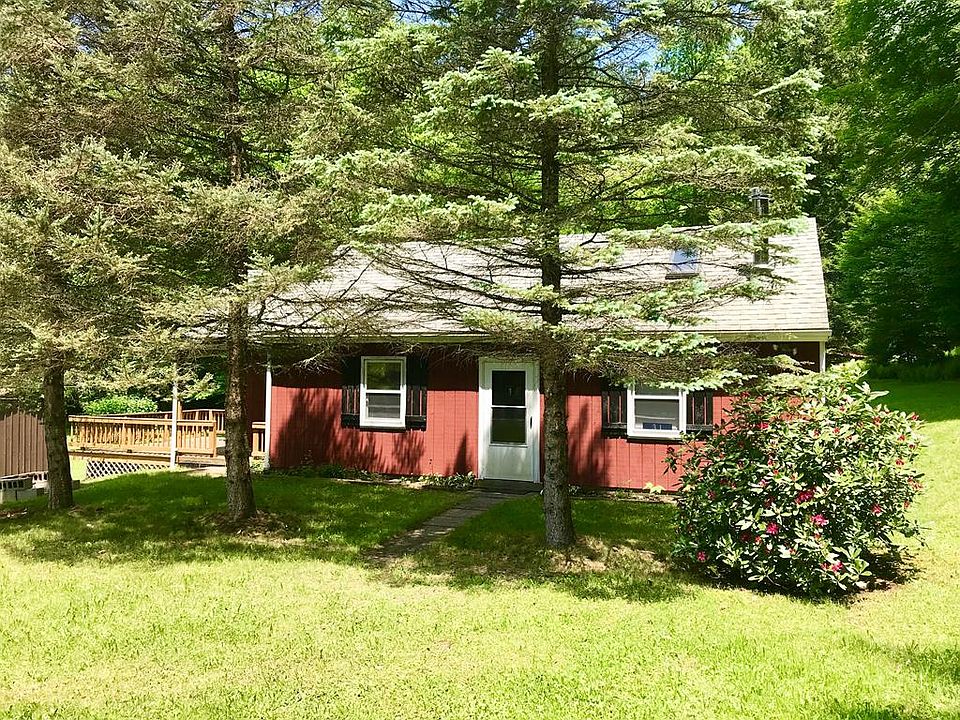1st image of 31 Tall Pine Ln