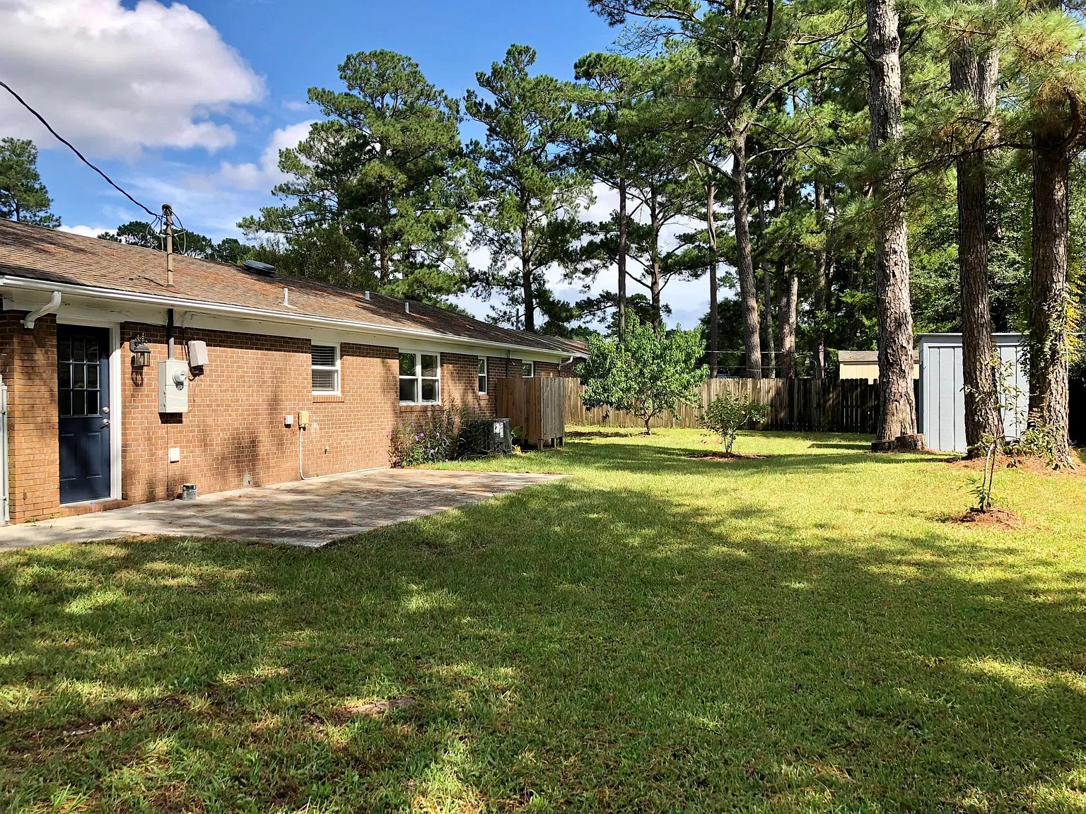 3 bed, 1.5 bath, 1407 sqft, $2,900 — Photo 2