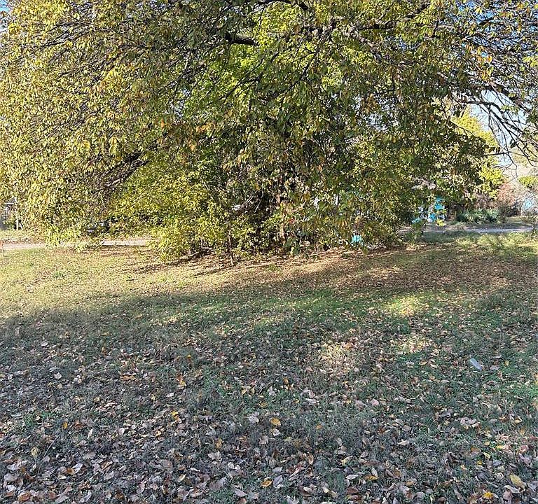 2nd image of SE 14th St Lot 10