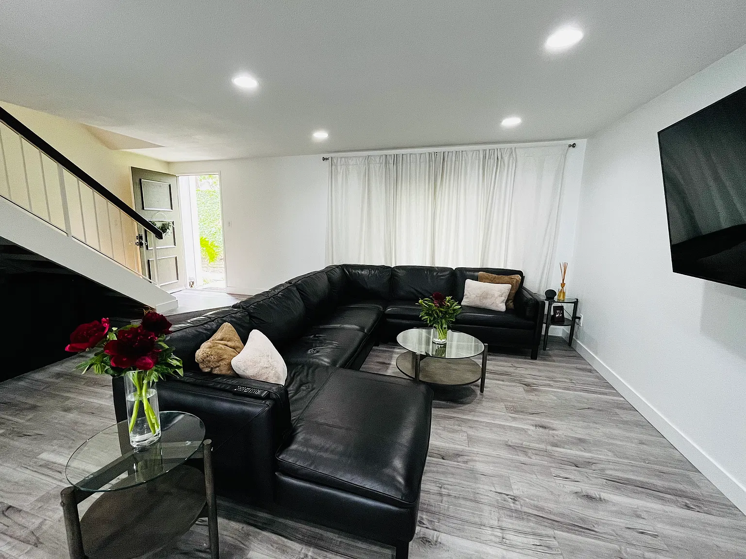 3 bed, 1240 sqft, $4,200 — Photo 3