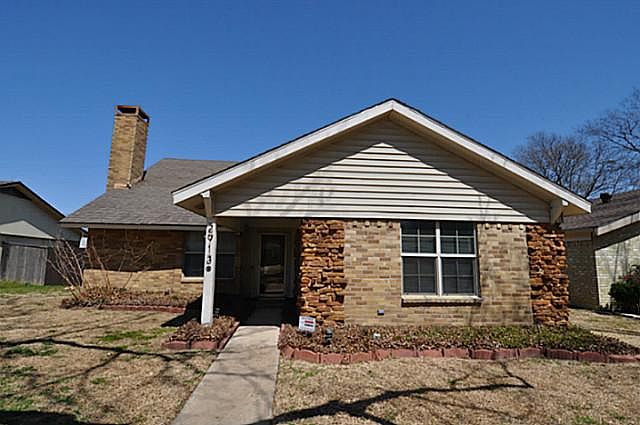 1st image of 2913 Chariot Ln
