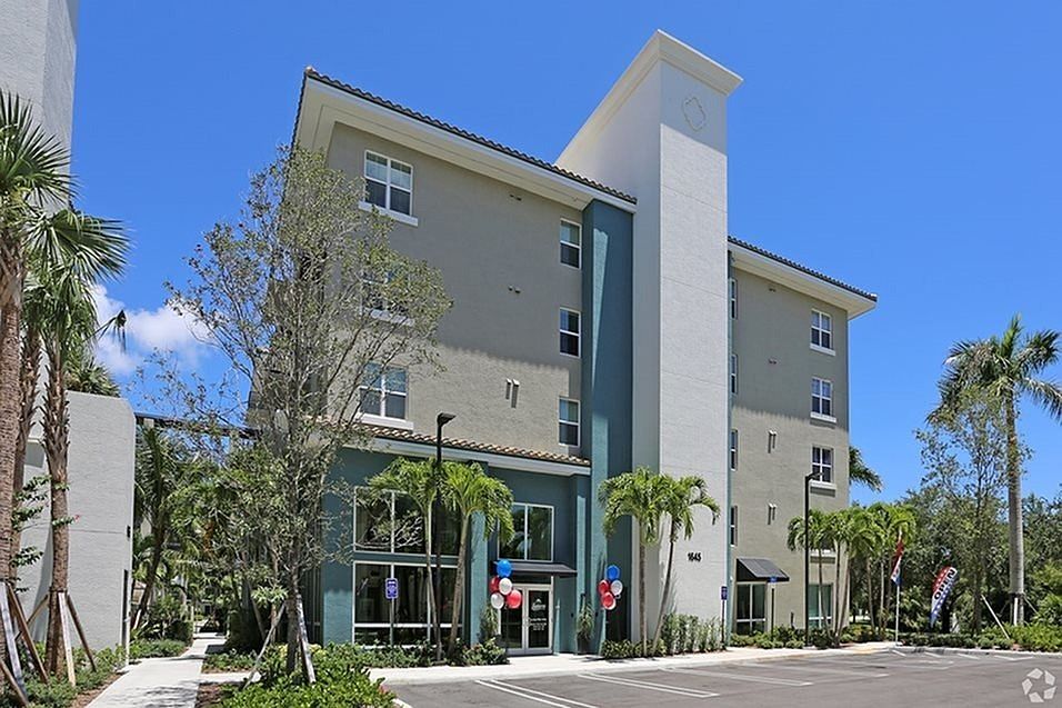 Building Photo 5