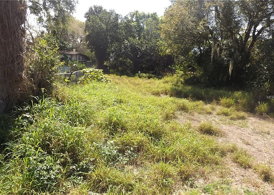 2nd image of 865 3rd St