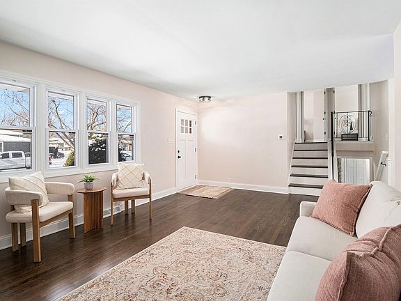 4th image of 18947 Ridgewood Ave