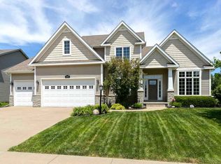 3256 Summertree Ave, Bettendorf, IA 52722