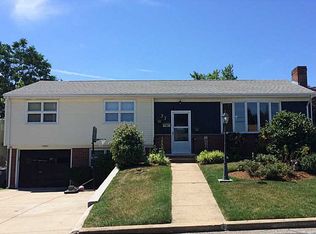 27 Hollins Dr, Cranston, RI 02920