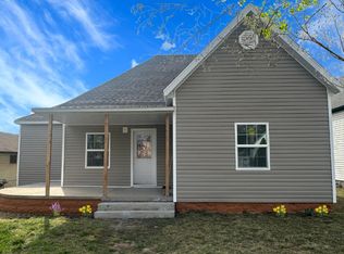 404 6th St, Monett, MO 65708
