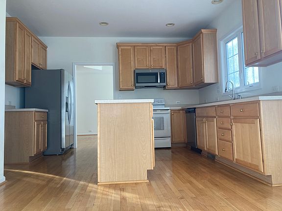 4th image of 1915 Housatonic Ct