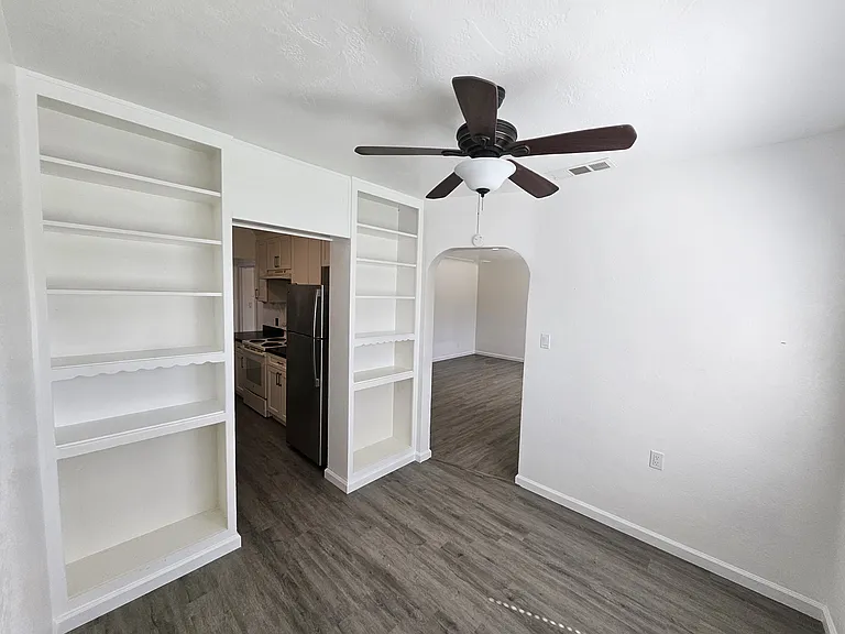516 S Veach Ave — Photo 15