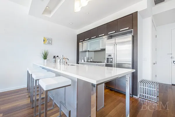 Sold by Brick&Mortar | media 7