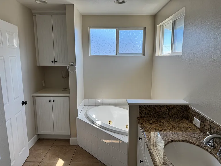 2335 E Poppy St — Photo 13
