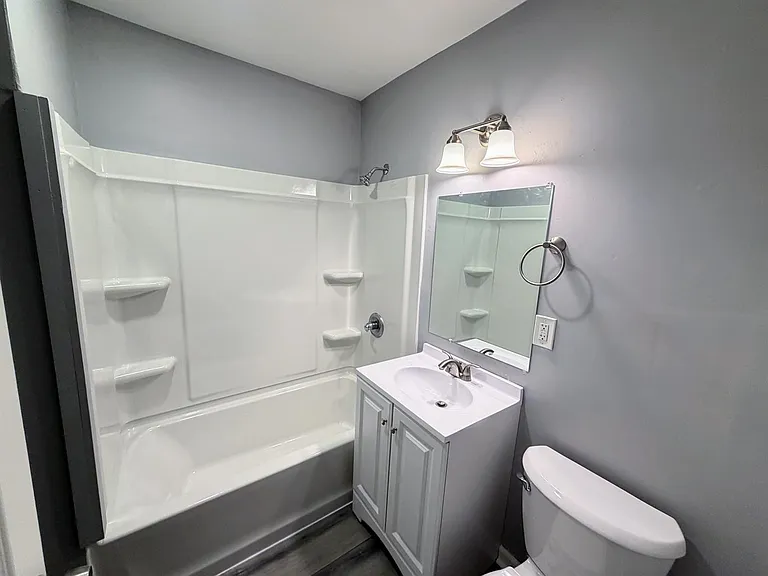 85 Rochelle St — Photo 11