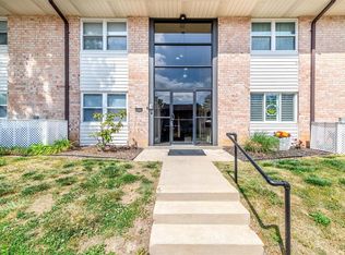 10131 Sakura Dr APT C, Saint Louis, MO