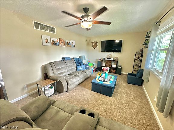 2nd image of 338 White Oak Ave