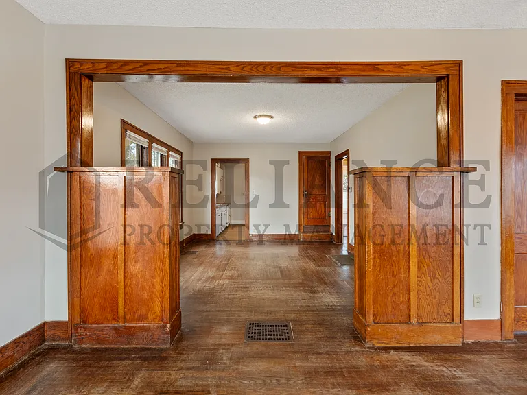 439 N Lorraine Ave — Photo 12