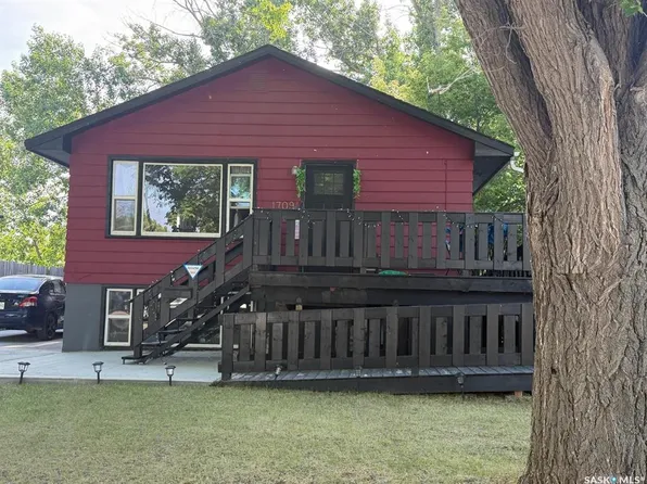1709 2nd AVENUE N, Saskatoon, SK S7K 3N2