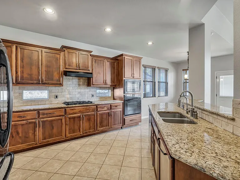105 Latitude Ln — Photo 9