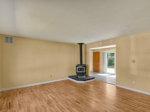 2nd image of 27038 14th Ave S