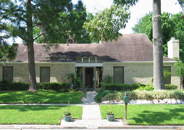 1st image of 15903 Heatherdale Dr