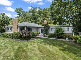 96 Leedsville Dr, Lincroft, NJ
