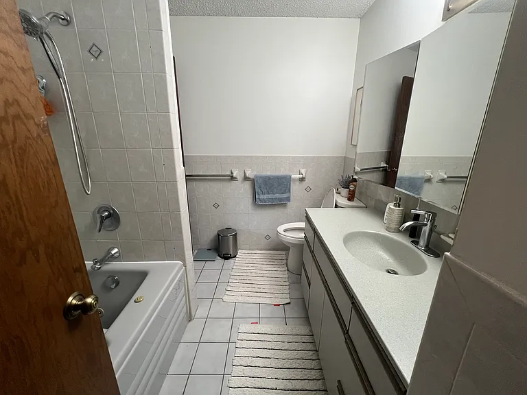 7351 France Ave N — Photo 16