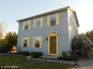 8 Starboard Ct, Taneytown, MD 21787