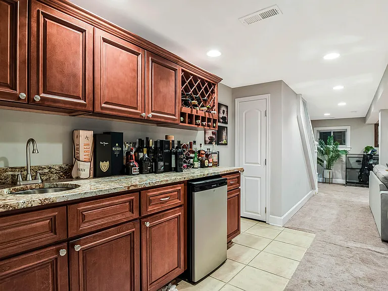 821 Madison St NW — Photo 34