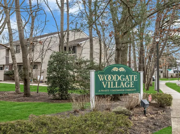 219 F Springmeadow Drive, Holbrook, NY 11741