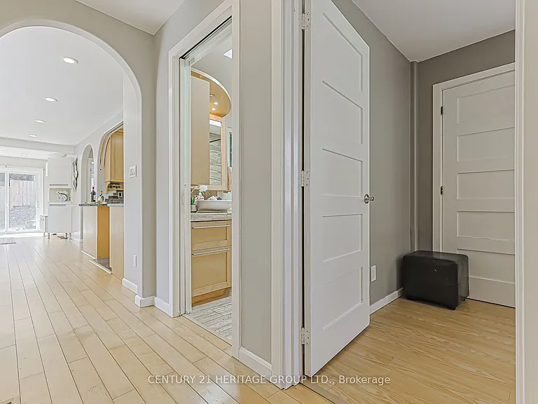 31 Mitchell Ave — Photo 10