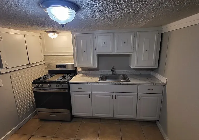 8 Cedar Ct #1 — Photo 9