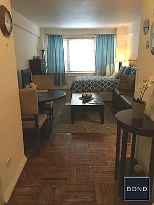 Rented by Bond New York | media 26