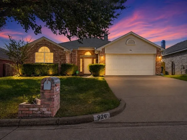 926 Wintercrest Ct, Arlington, TX 76017