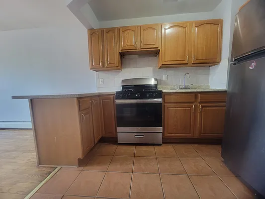 Rented by Yup Realty LLC | media 14