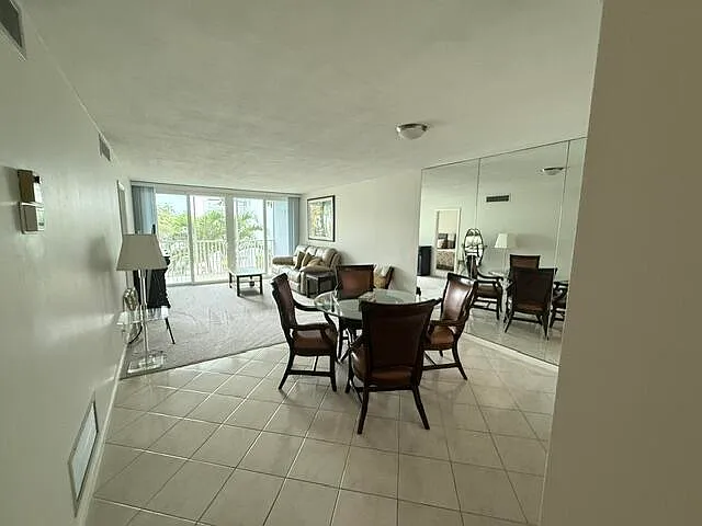 2010 S Federal Hwy #202 — Photo 3