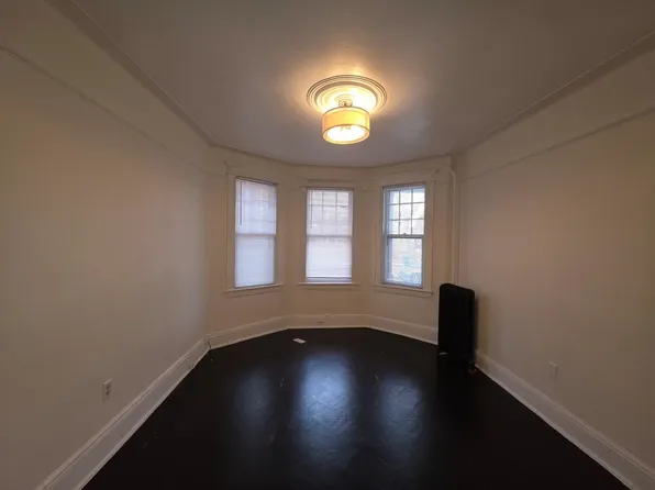 45 Neptune Avenue image 4 of 21