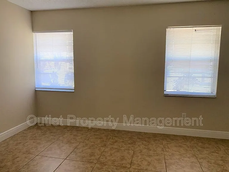 14122 Newcomb Ave — Photo 6