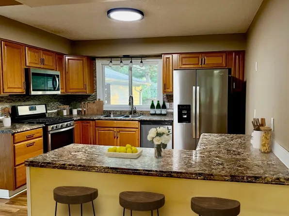 4333 Rahn Rd, Eagan, MN 55122