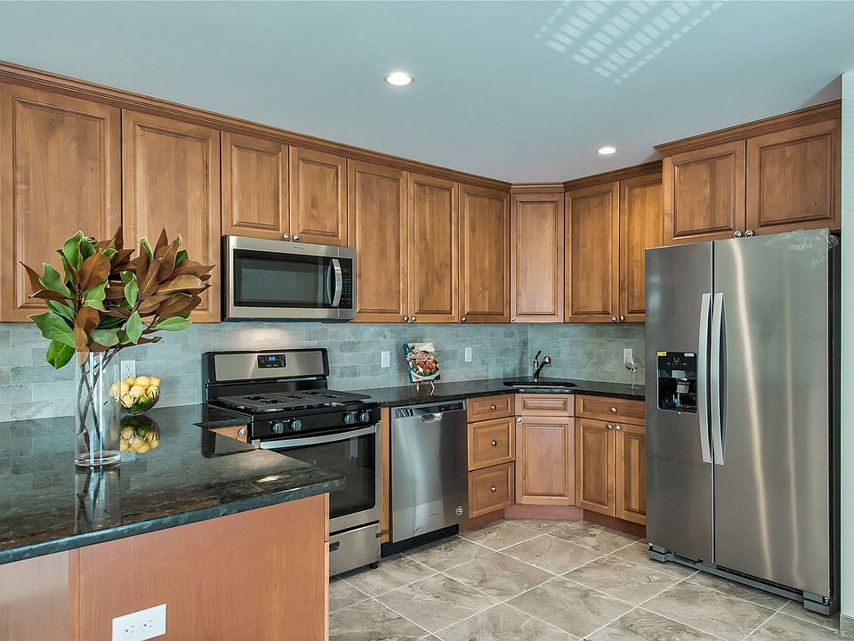 1st image of 36 Carney St #2